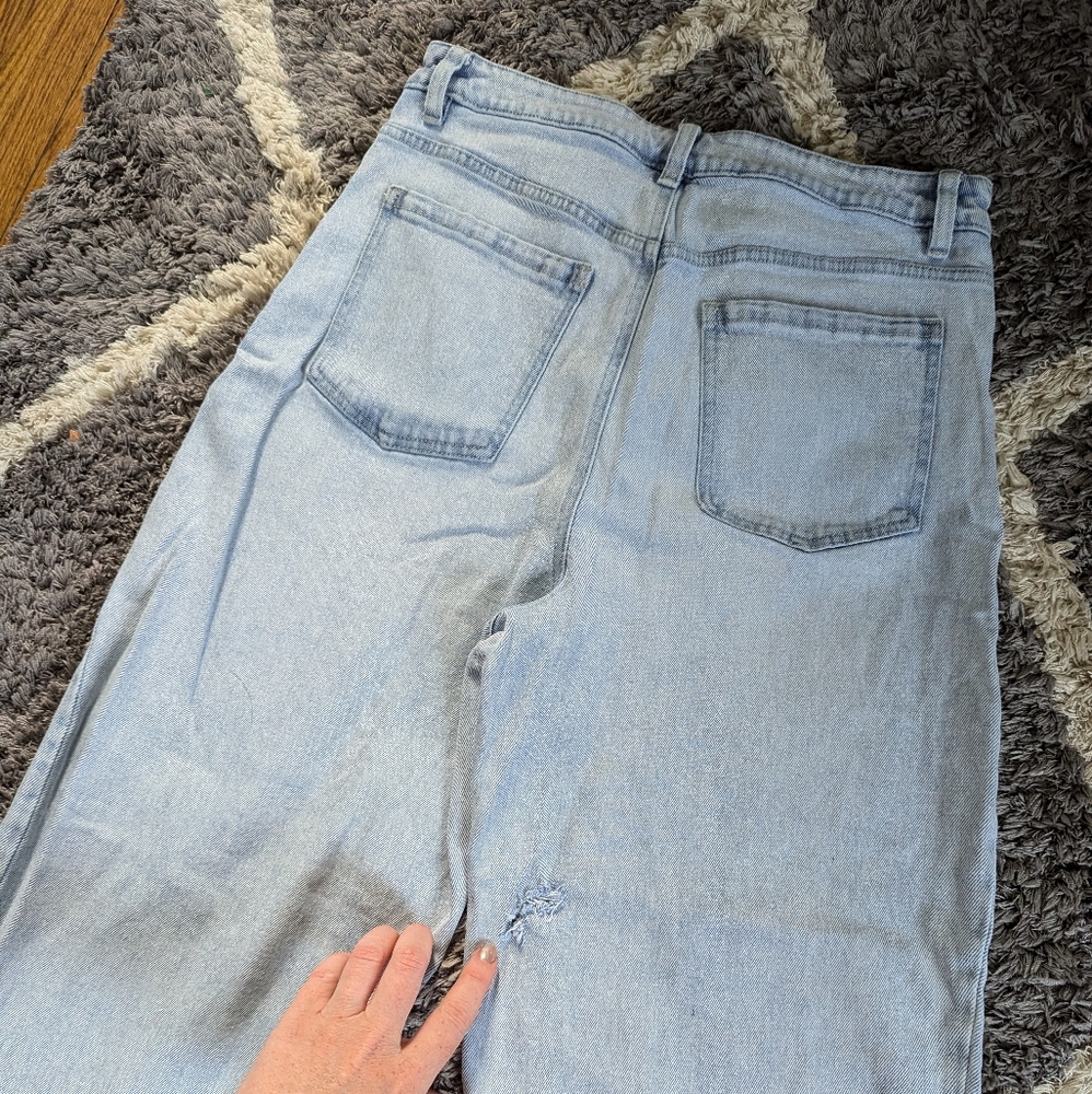 Style & Co High Rise Straight Leg Mom 90s Jean Light Wash Denim Size 10 - Picture 9 of 11